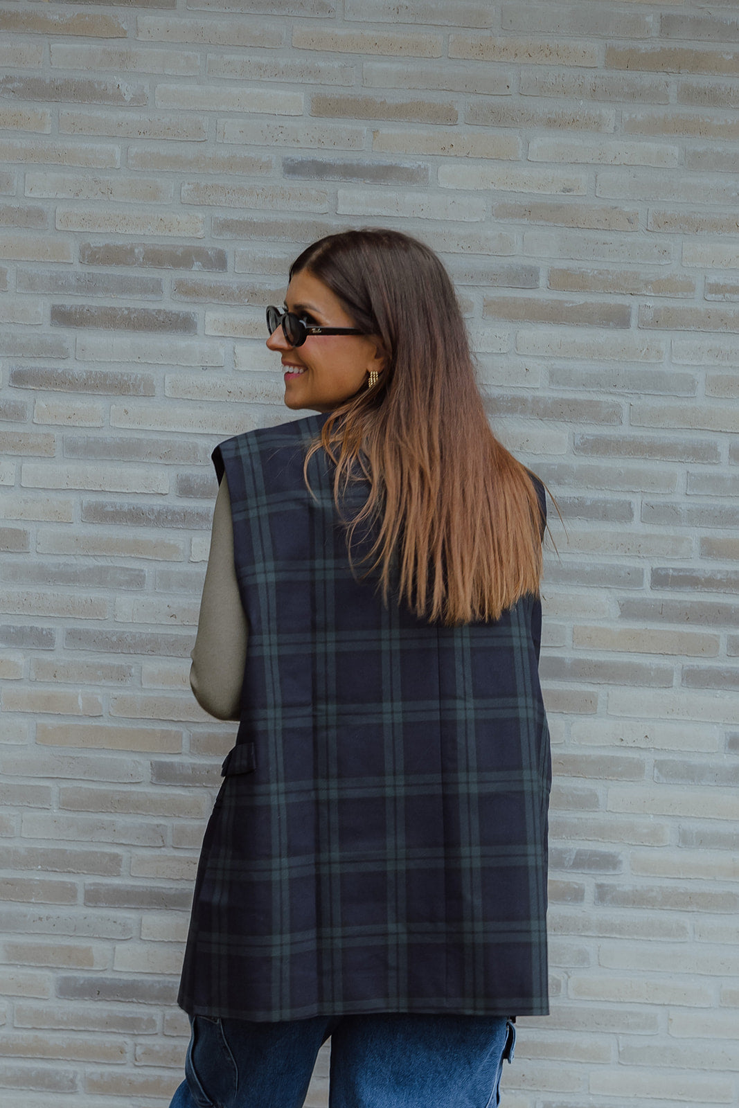 PRE-ORDER Jules sleeveless blazer