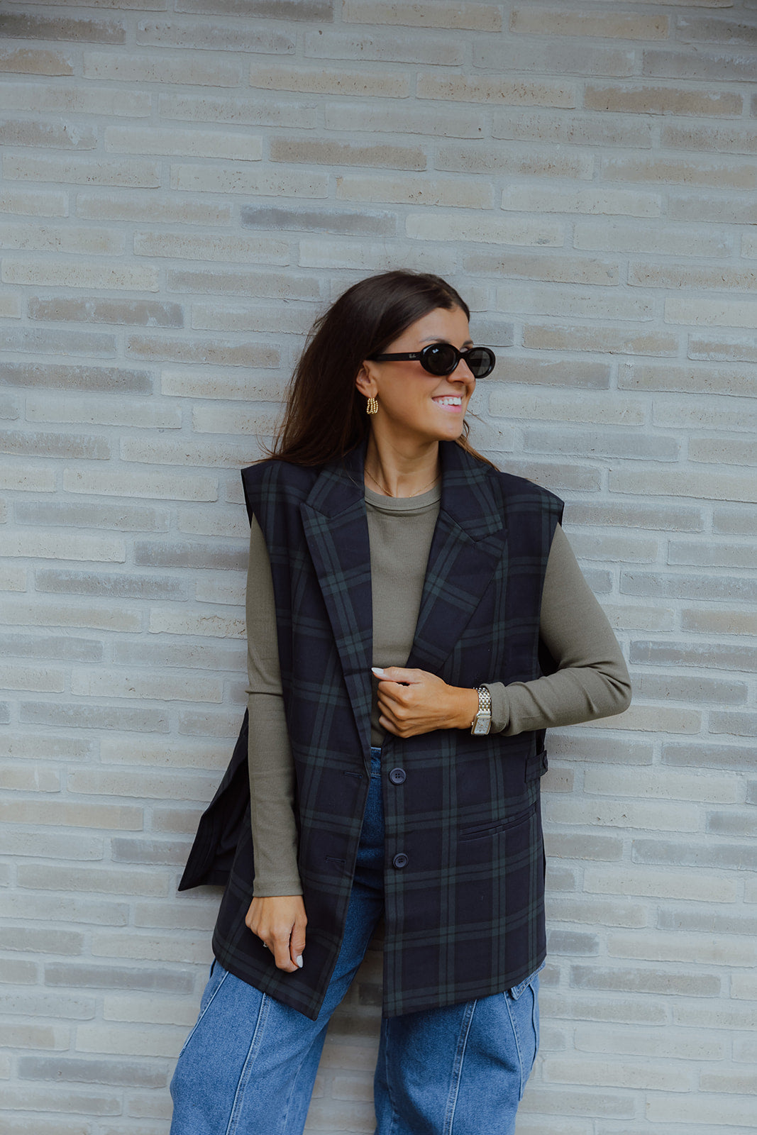 PRE-ORDER Jules sleeveless blazer