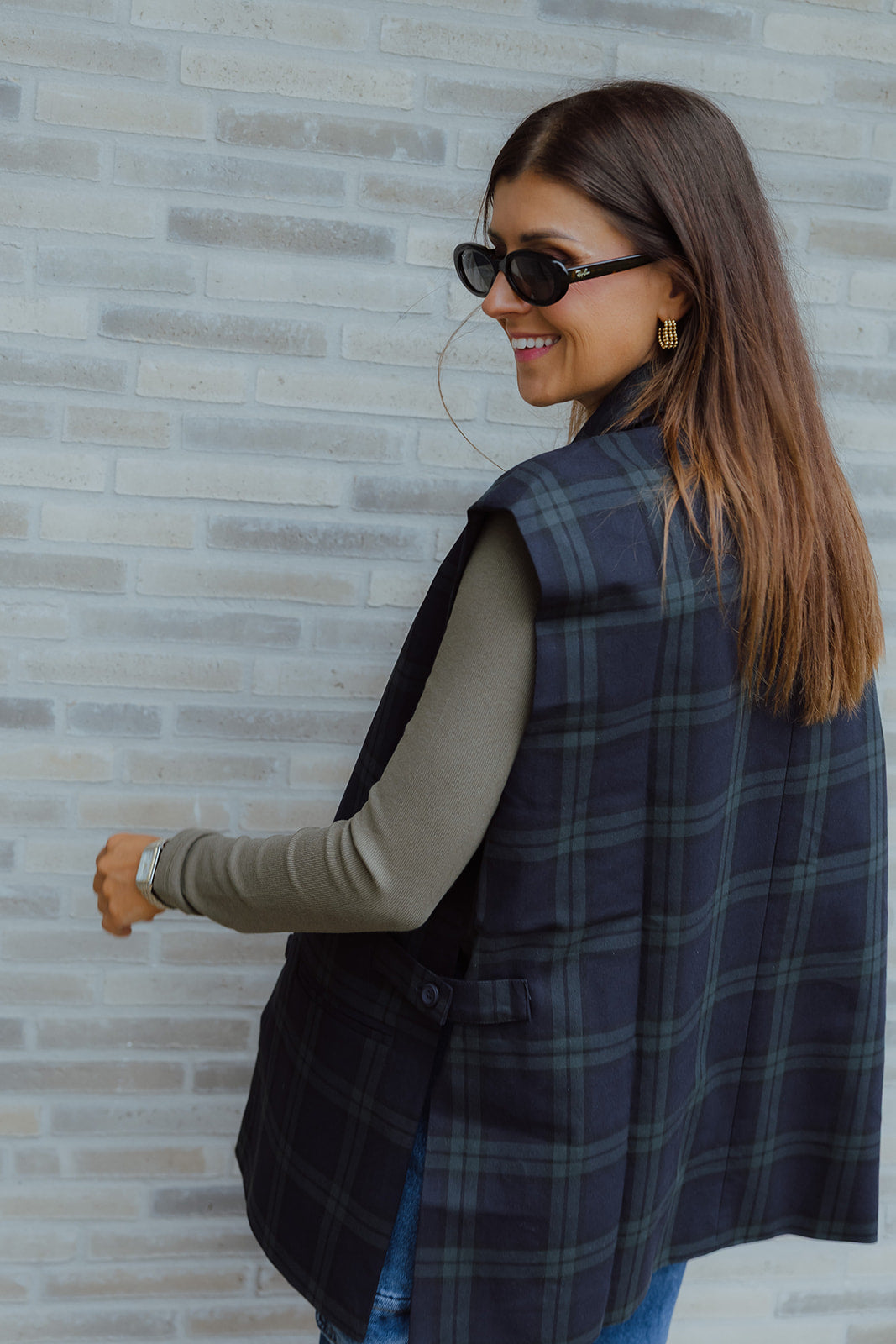 PRE-ORDER Jules sleeveless blazer